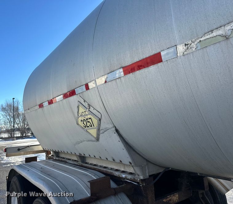 image for item FK1568 1995 Polar asphalt trailer