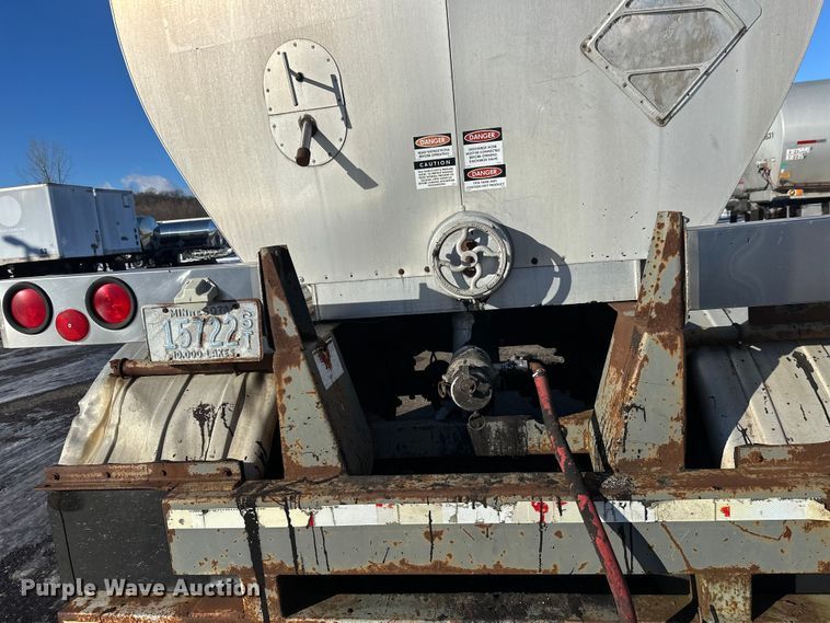 image for item FK1568 1995 Polar asphalt trailer