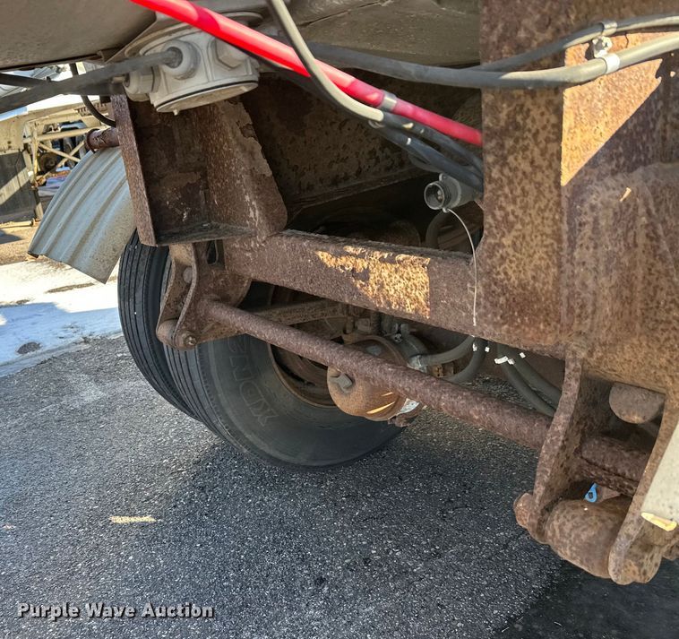 image for item FK1568 1995 Polar asphalt trailer