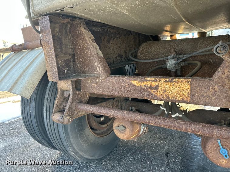 image for item FK1568 1995 Polar asphalt trailer