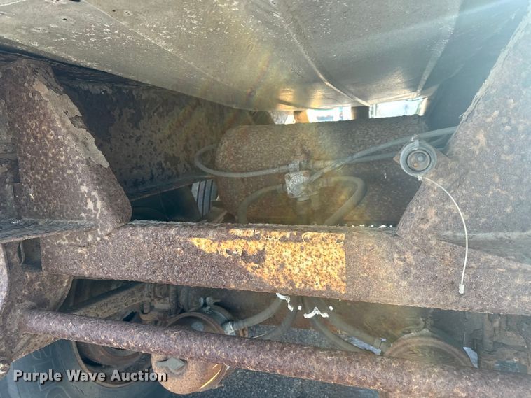 image for item FK1568 1995 Polar asphalt trailer