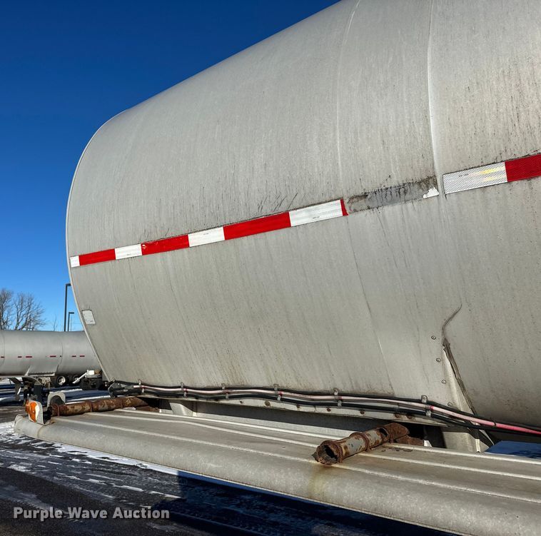 image for item FK1568 1995 Polar asphalt trailer