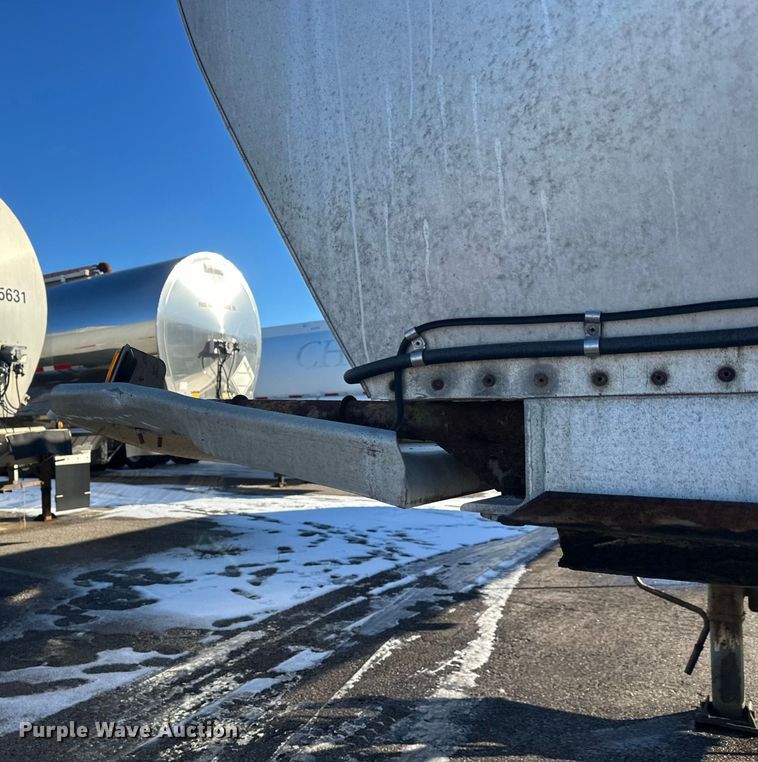 image for item FK1568 1995 Polar asphalt trailer