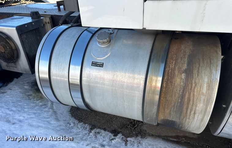 image for item FK1575 2015 Mack CXU613 semi truck