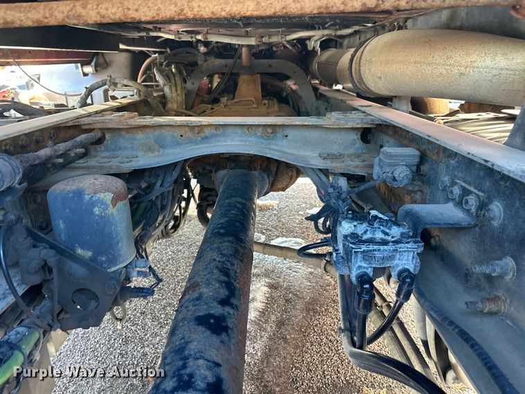 image for item FK1575 2015 Mack CXU613 semi truck