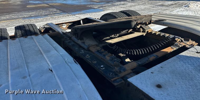 image for item FK1575 2015 Mack CXU613 semi truck