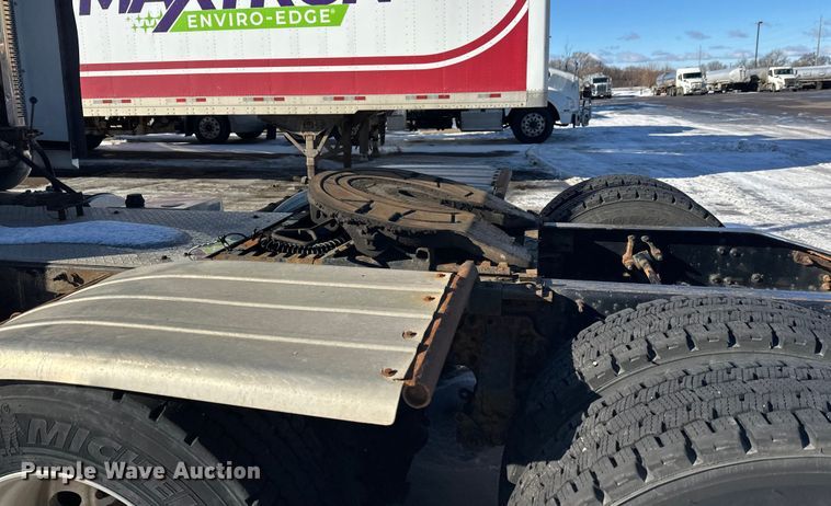 image for item FK1575 2015 Mack CXU613 semi truck