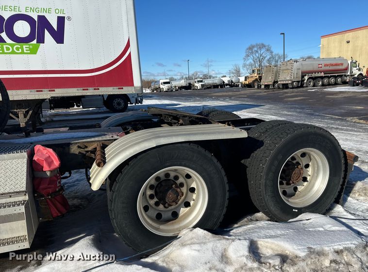 image for item FK1575 2015 Mack CXU613 semi truck