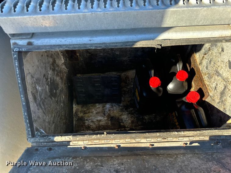 image for item FK1575 2015 Mack CXU613 semi truck