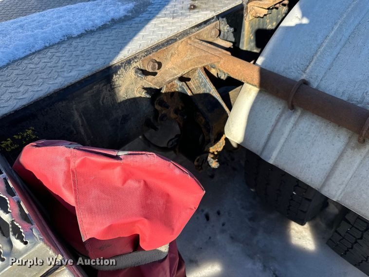 image for item FK1575 2015 Mack CXU613 semi truck