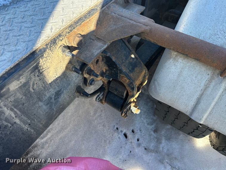 image for item FK1575 2015 Mack CXU613 semi truck