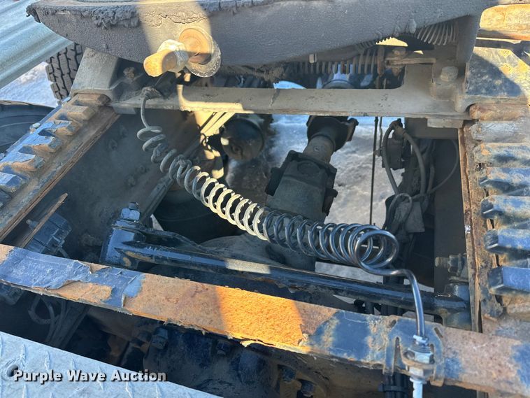 image for item FK1575 2015 Mack CXU613 semi truck