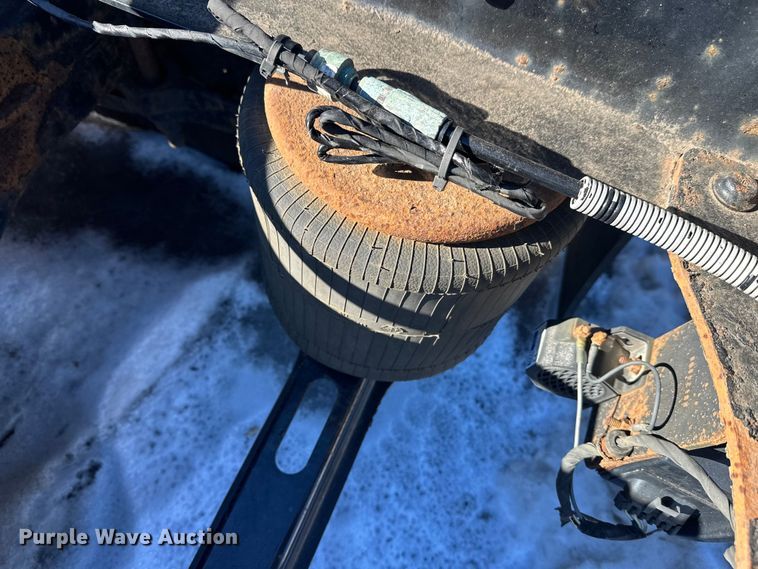 image for item FK1575 2015 Mack CXU613 semi truck