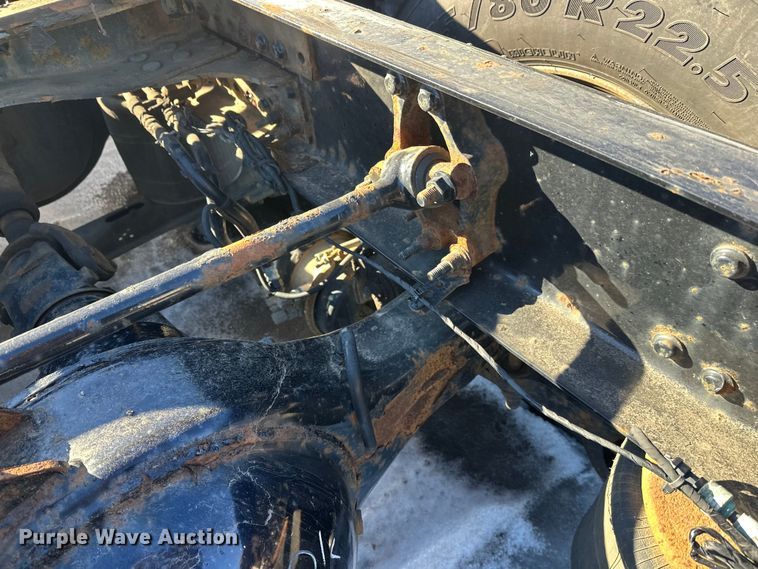 image for item FK1575 2015 Mack CXU613 semi truck