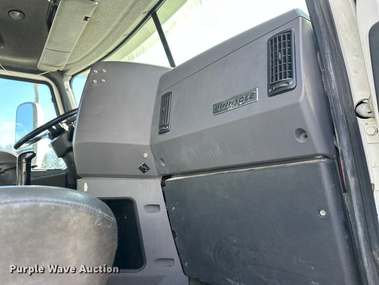 image for item FK1575 2015 Mack CXU613 semi truck