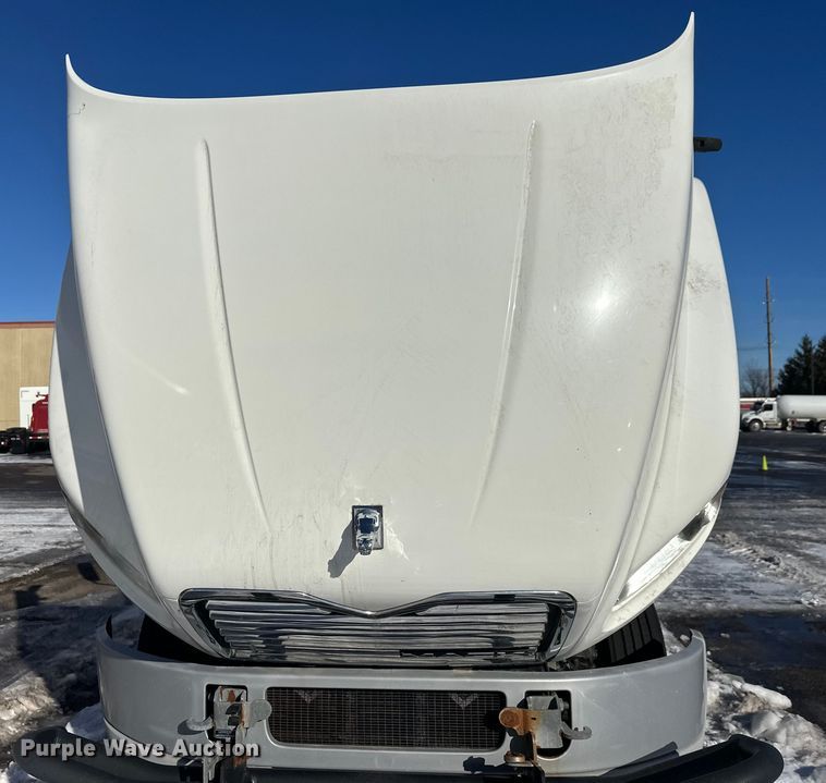 image for item FK1575 2015 Mack CXU613 semi truck