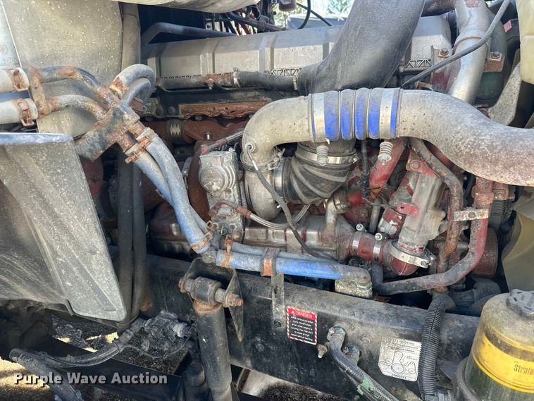 image for item FK1575 2015 Mack CXU613 semi truck