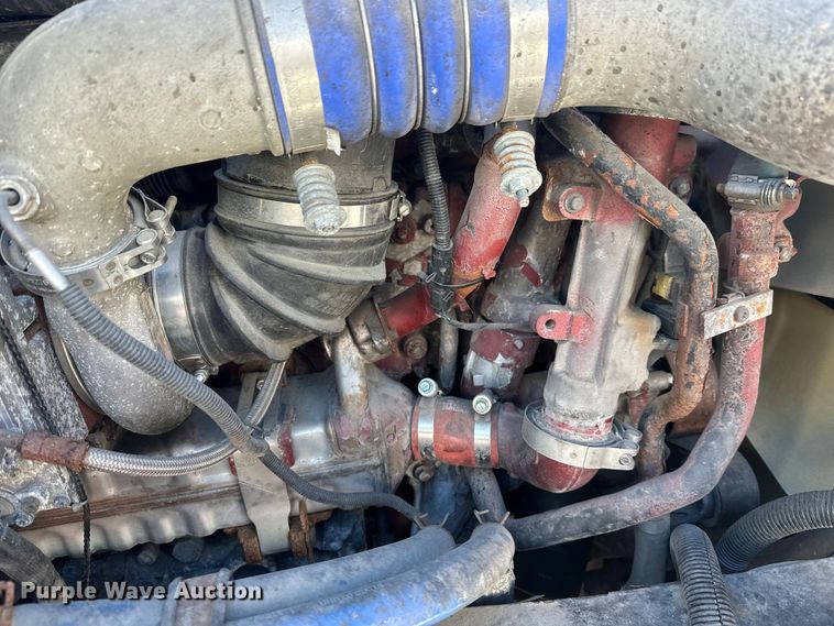 image for item FK1575 2015 Mack CXU613 semi truck