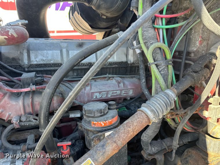 image for item FK1575 2015 Mack CXU613 semi truck