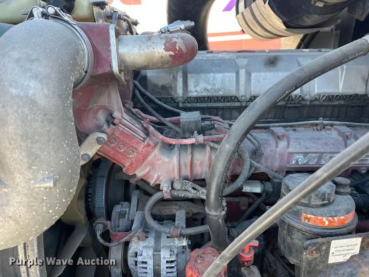 image for item FK1575 2015 Mack CXU613 semi truck