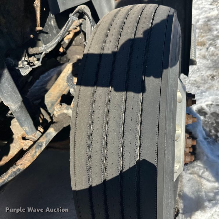 image for item FK1575 2015 Mack CXU613 semi truck