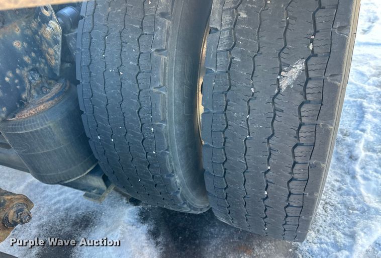 image for item FK1575 2015 Mack CXU613 semi truck