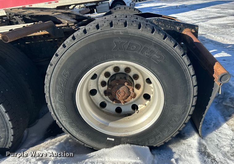 image for item FK1575 2015 Mack CXU613 semi truck