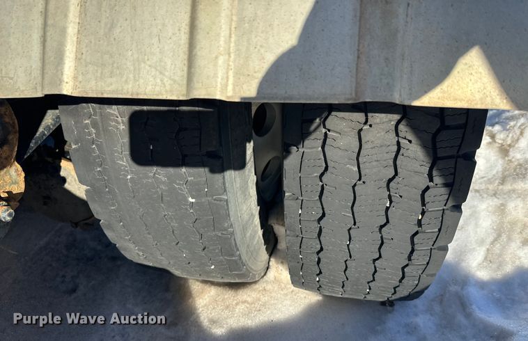 image for item FK1575 2015 Mack CXU613 semi truck