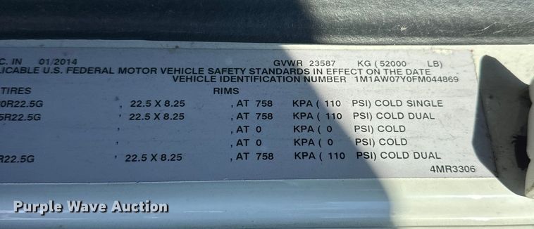 image for item FK1575 2015 Mack CXU613 semi truck