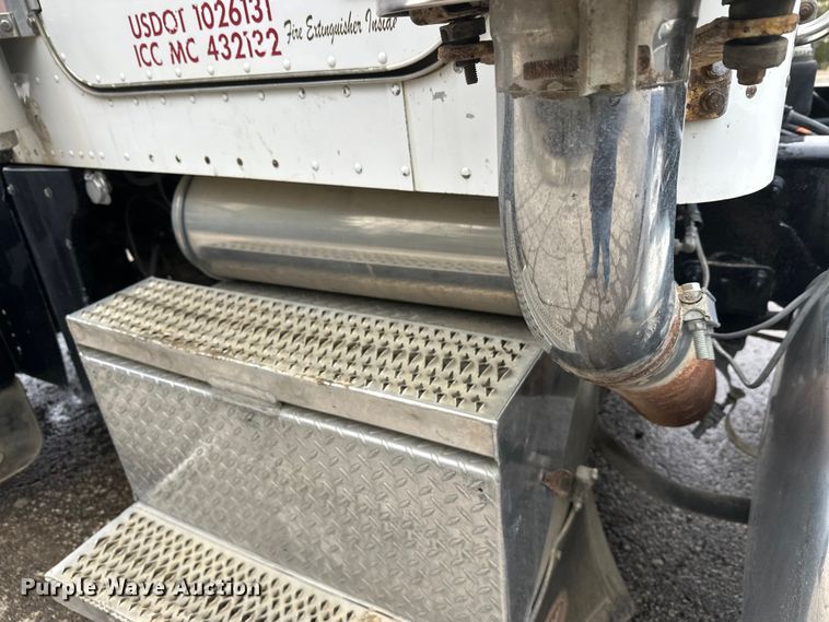 image for item FK1769 2006 Peterbilt 379 semi truck