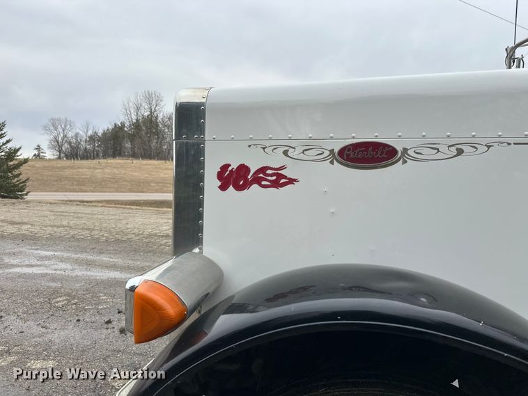 image for item FK1769 2006 Peterbilt 379 semi truck