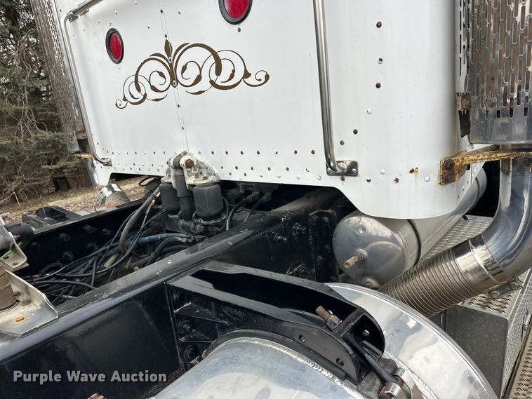 image for item FK1769 2006 Peterbilt 379 semi truck