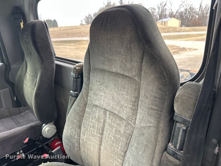 image for item FK1769 2006 Peterbilt 379 semi truck