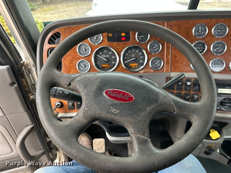 image for item FK1769 2006 Peterbilt 379 semi truck