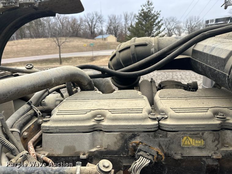 image for item FK1769 2006 Peterbilt 379 semi truck