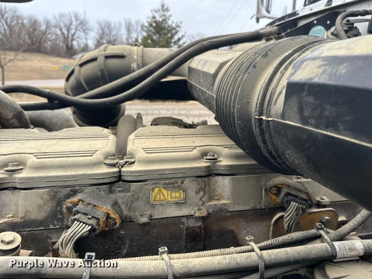 image for item FK1769 2006 Peterbilt 379 semi truck