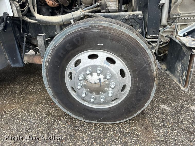 image for item FK1769 2006 Peterbilt 379 semi truck