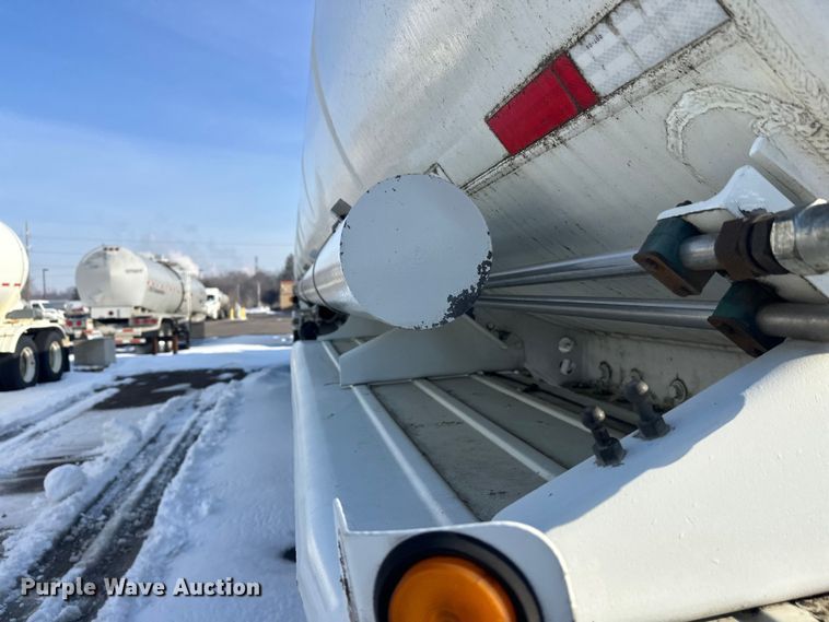 image for item FK1816 1994 Polar tank trailer