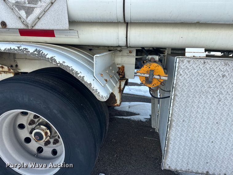 image for item FK1816 1994 Polar tank trailer