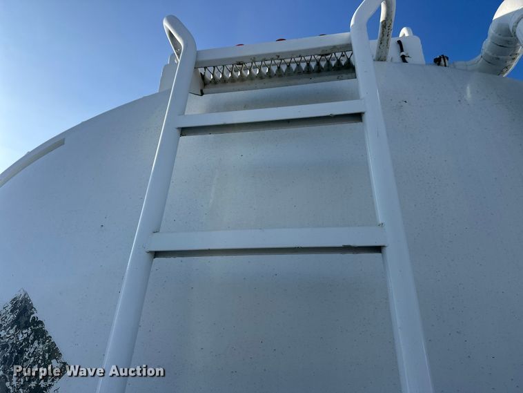 image for item FK1816 1994 Polar tank trailer