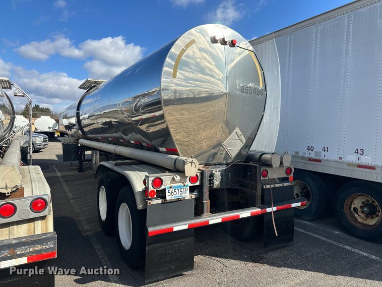 image for item FK1819 1985 Stainless Tank Trailers tank trailer