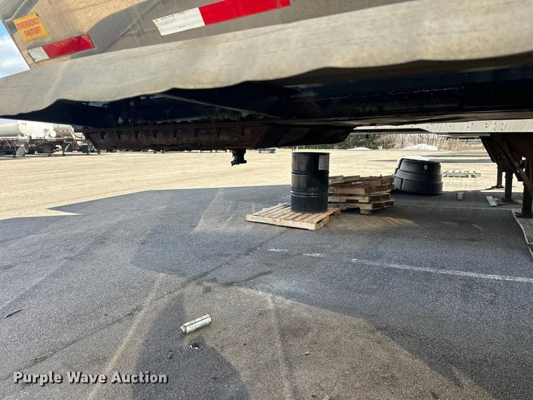 image for item FK1819 1985 Stainless Tank Trailers tank trailer