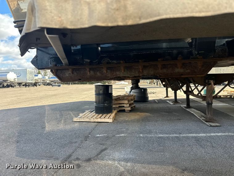 image for item FK1819 1985 Stainless Tank Trailers tank trailer