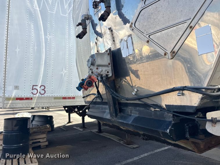 image for item FK1819 1985 Stainless Tank Trailers tank trailer