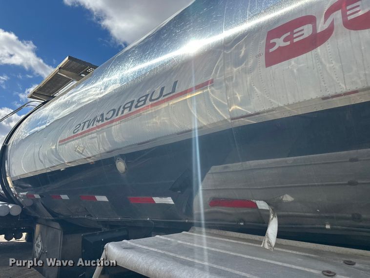 image for item FK1819 1985 Stainless Tank Trailers tank trailer