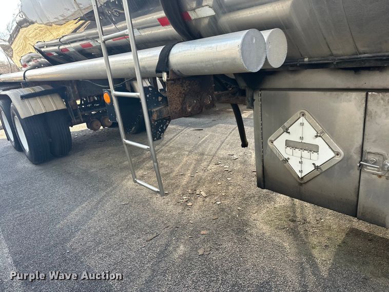 image for item FK1819 1985 Stainless Tank Trailers tank trailer