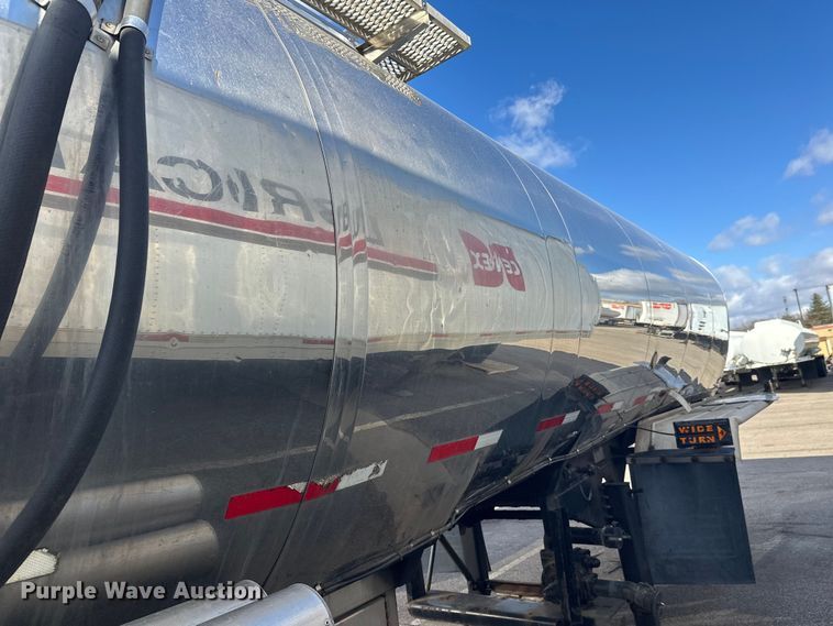 image for item FK1819 1985 Stainless Tank Trailers tank trailer