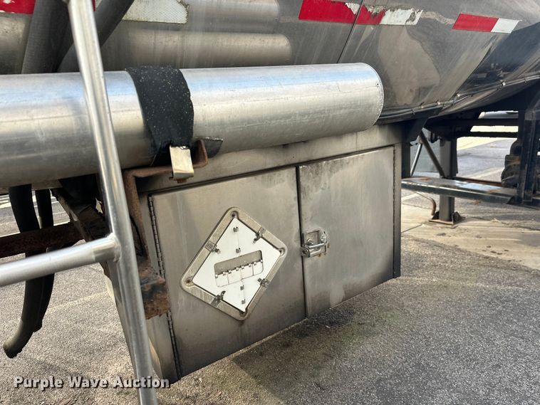 image for item FK1819 1985 Stainless Tank Trailers tank trailer