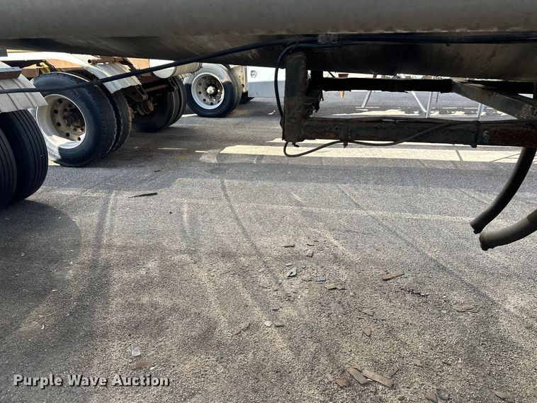 image for item FK1819 1985 Stainless Tank Trailers tank trailer