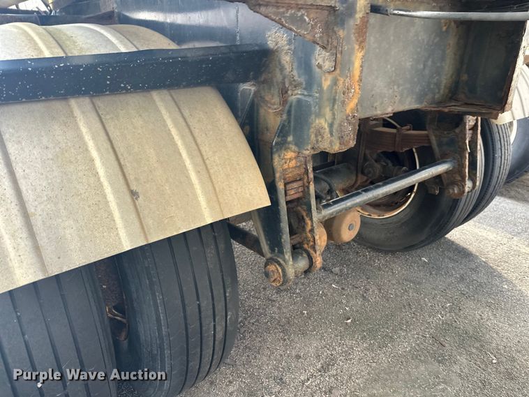 image for item FK1819 1985 Stainless Tank Trailers tank trailer